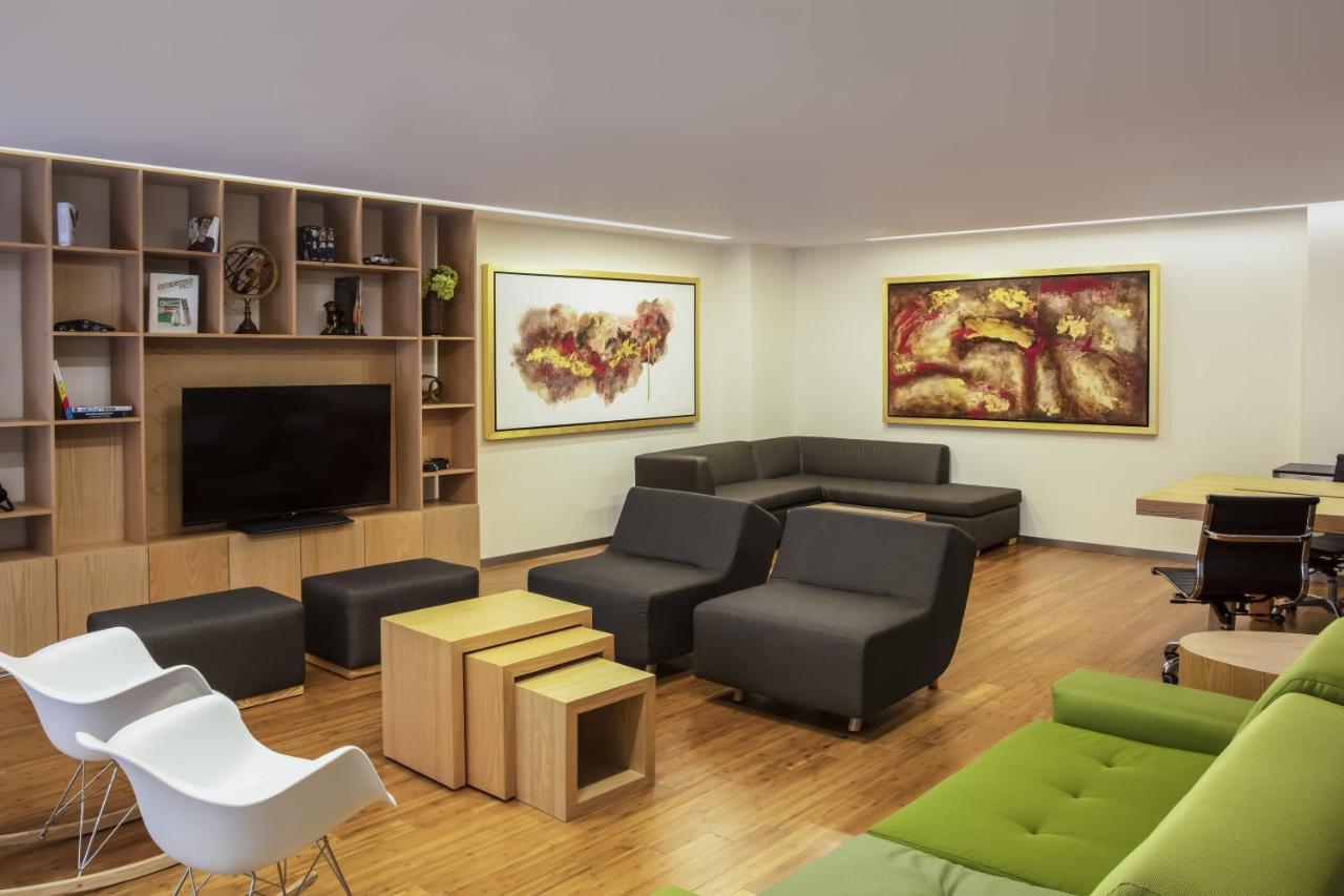 Fiesta Inn Celaya Galerias Exterior photo